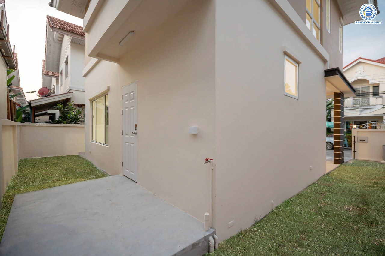 บ้านมือสองตกแต่งใหม่ แบรนด์ Property Perfect ม.เพอร์เฟคพาร์ค วัดพระนอน เนื้อที่ 35.7 ตร.ว. บ้านแฝดฟังก์ชันระดับบ้านเดี่ยว! 3 ห้องนอน 2 ห้องน้ำ 1 ที่จอดรถ Private Zone พร้อม Facilities ครบครัน บนทำเลเชื่อมต่อถนนกาญจนาฯ ใกล้ทางด่วน ศรีรัช-วงแหวนฯ เซ็นทรัลเวสต์เกต และรถไฟฟ้าสายสีม่วง "สถานีตลาดบางใหญ่"